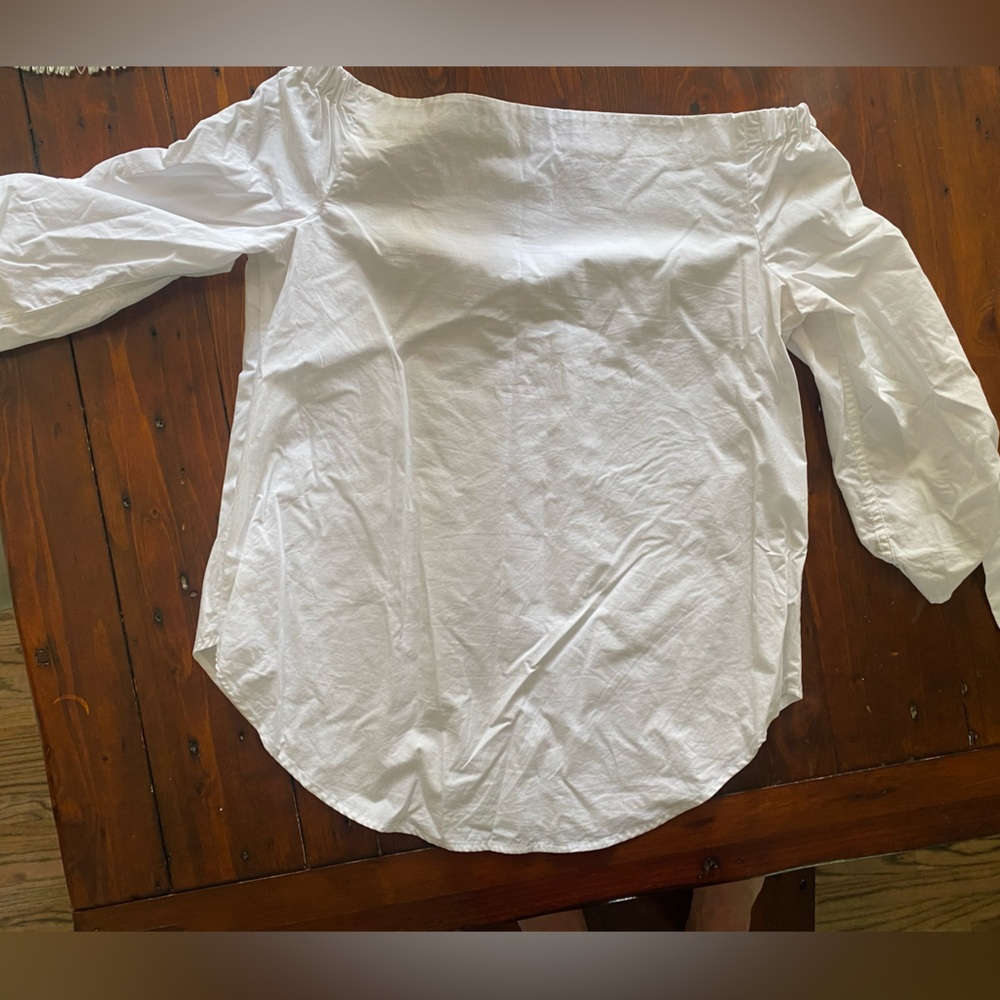 Aritzia babaton white off the shoulder blouse with 3/4 sleeves. Cotton. Size s
